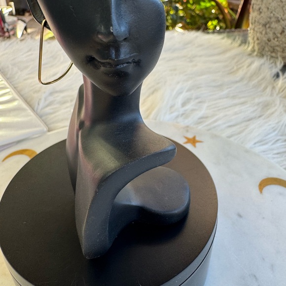 SOLD REAL 18k Saudi Gold D Hoop Earrings - Picture 6 of 7